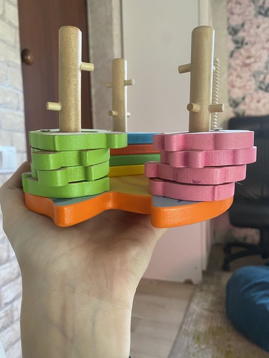 Продам развивающую игрушку
