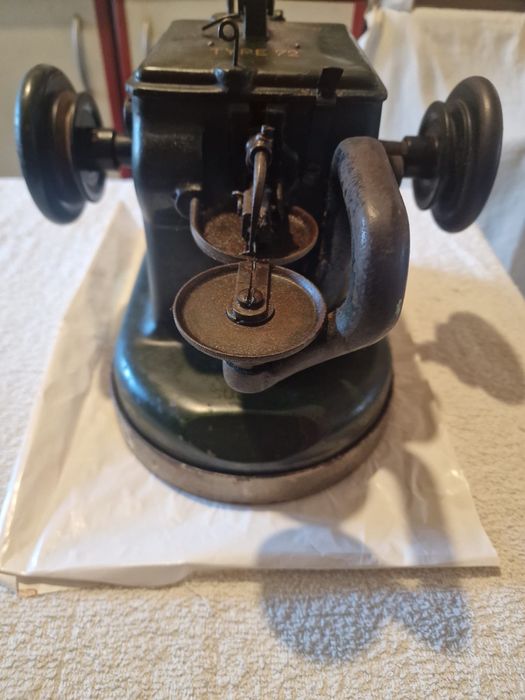 Vand masina de cusut piele / blana electrica