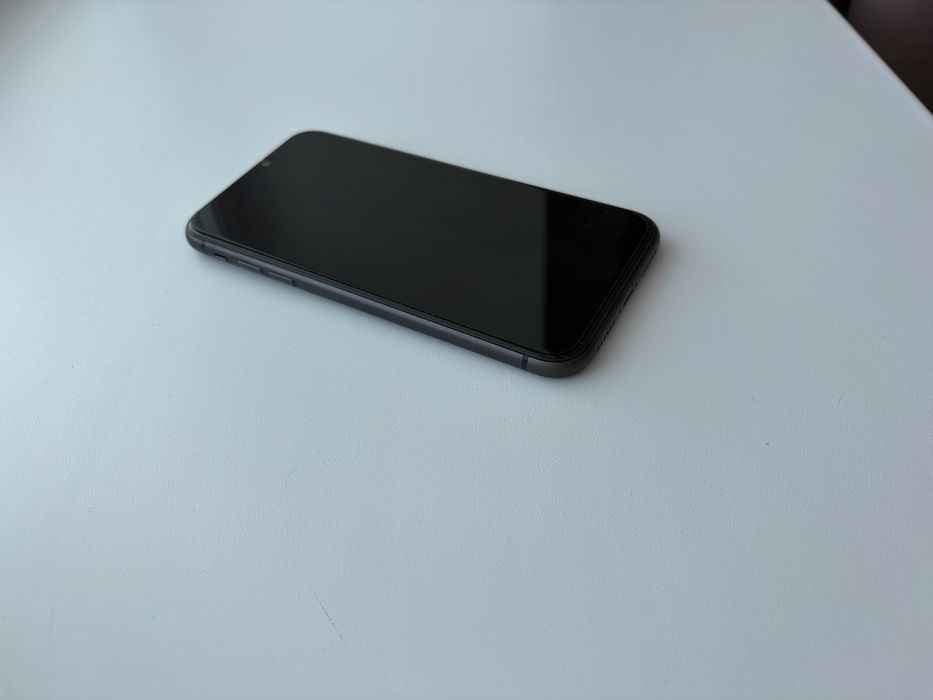 Iphone 11 /черный/ оригинал