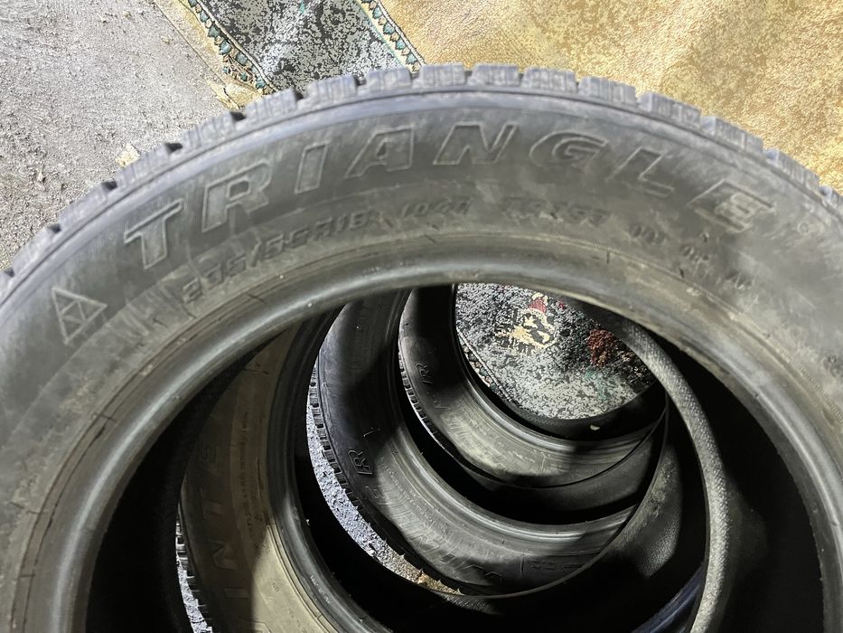 Зимние шины Triangle 235/55 R18