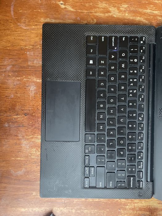 Продам Dell Xps 9350 i7 8gb