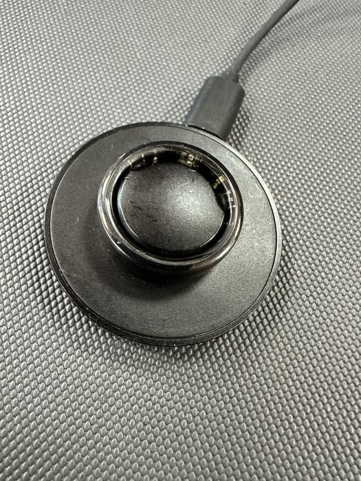 Продавам Oura Gen3 Horizon Black US11 Set