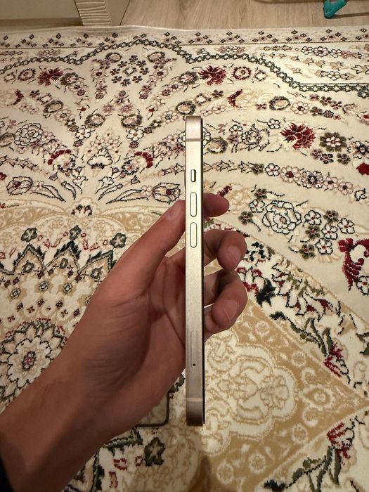 iPhone 13 белый цвет