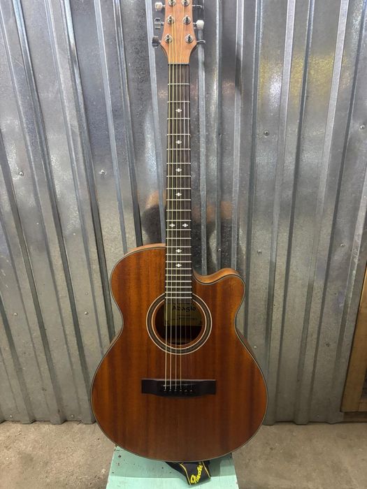 Аккустическая гитара Adagio