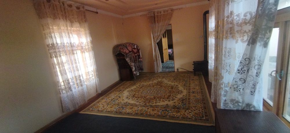 Карманада ховли сотилади