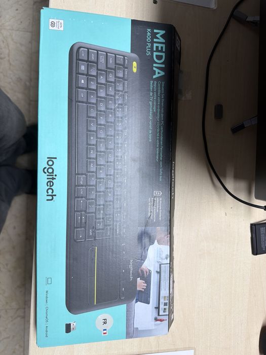 Tastatura mecanica logitech k400 plus qwerty noua