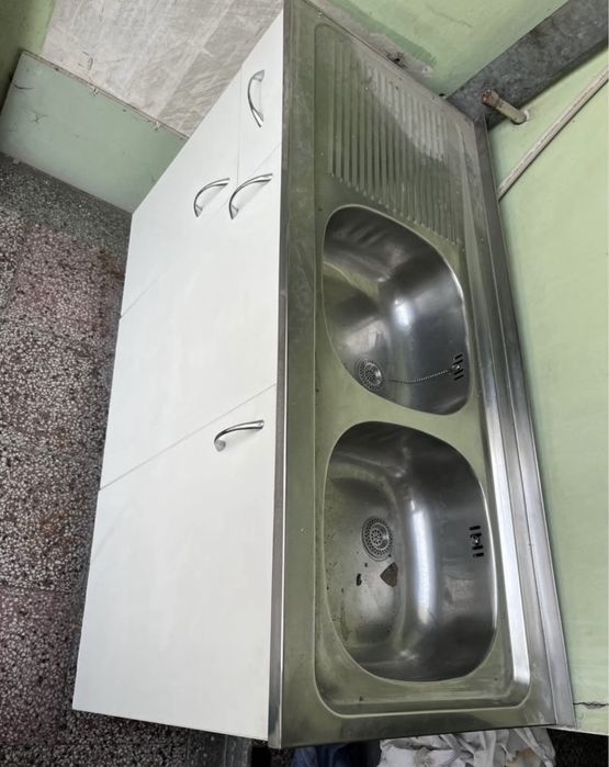 Кухненски шкаф с 2 бр корито на мивка