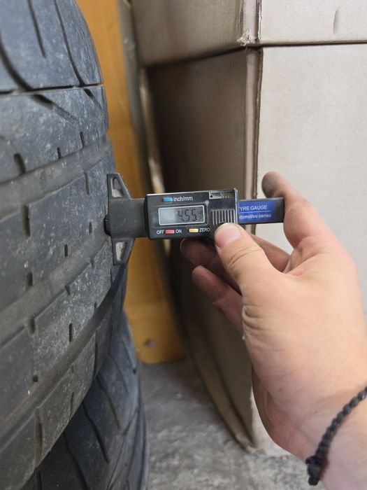 4 Броя 255/40/19 Pirelli 2x7mm 2x4,5mm