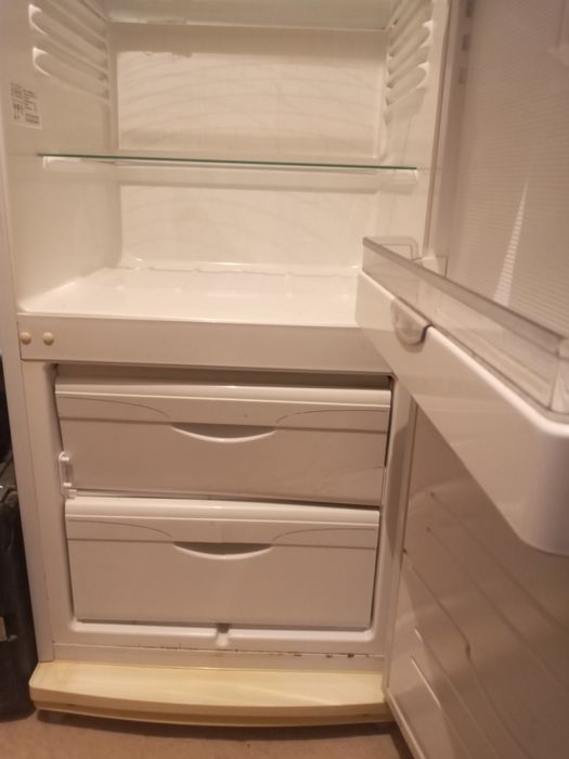 Продаётся холодилник атлант  в рабочем состоянии