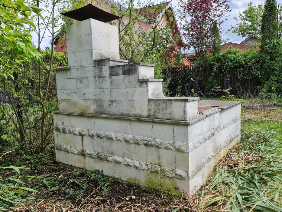 Gratar din samota cu cuptor plita fonta si ceaun, piatra Vistea granit