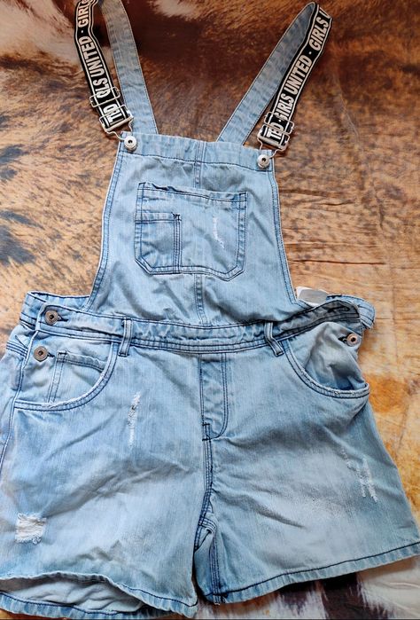 Pantaloni scurți salopeta dama.