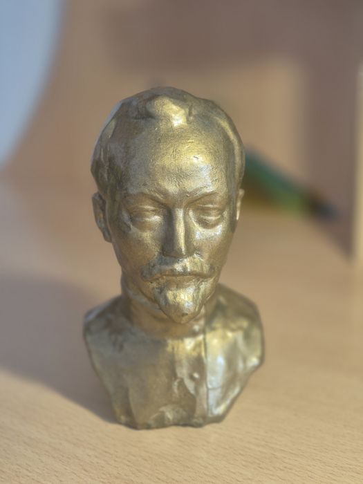 Продам статуэтку