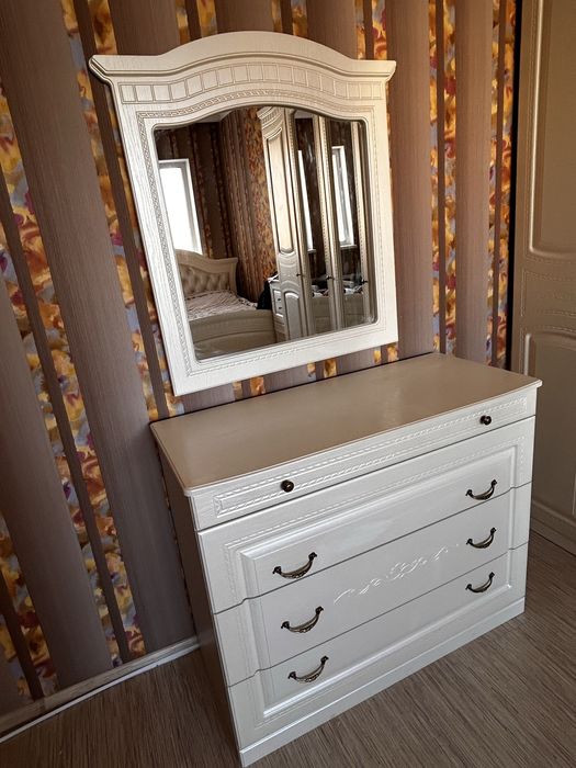 Спальный гарнитур