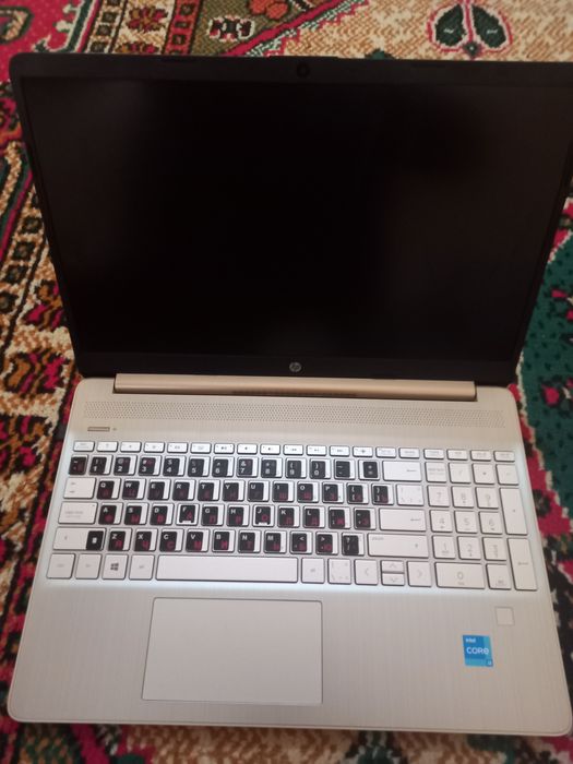 Kompuyuter HP core I3 11th gen Intel Chastota  3.00 GHZ  Ekran 15- dy