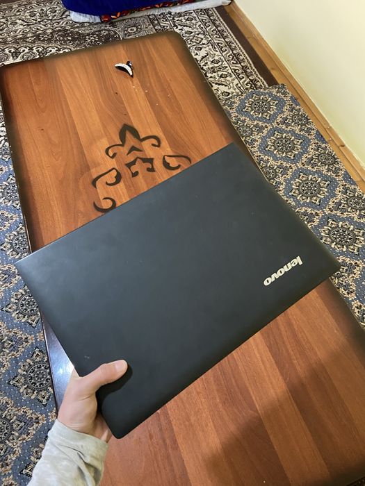 Kompyuter sotiladi 150 $ kelishiladi