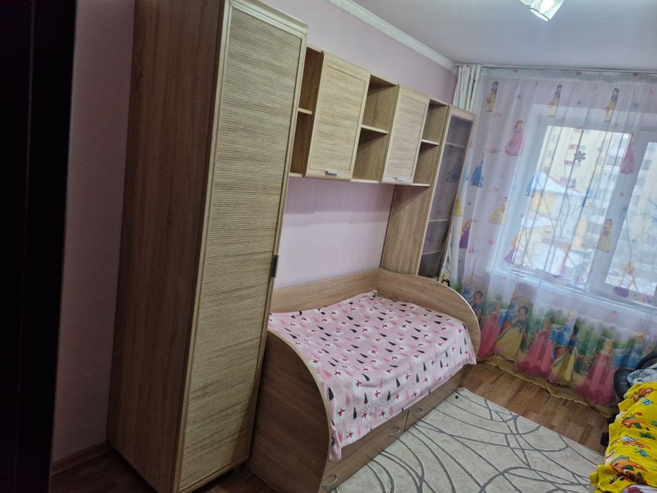Кровать со шкафами и ящиками