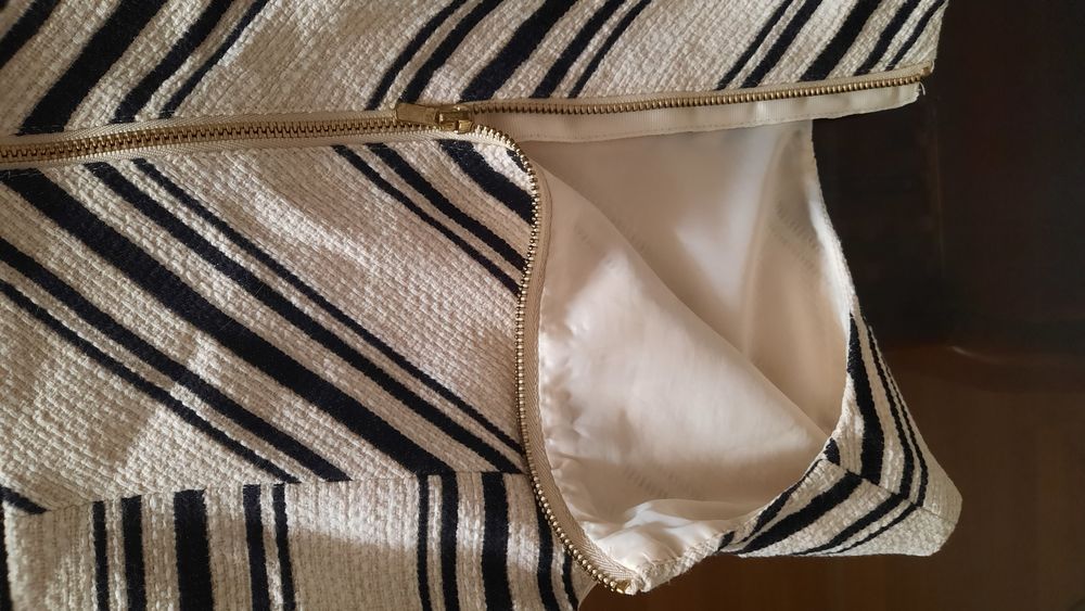 Топ H&M на стройную девушку