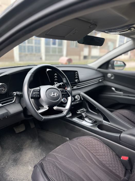 Hyundai Elantra 2023