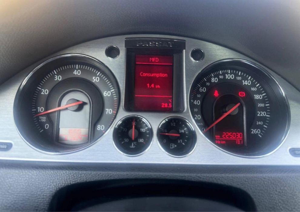 Volkswagen Passat 2.0 FSI Negru Berlină Benzină-GPL Xenon Navigație