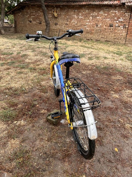 Велосипед син и жълт