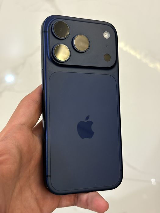 срочно Iphone 17 pro в идеале (без ремонта, 100 акб)