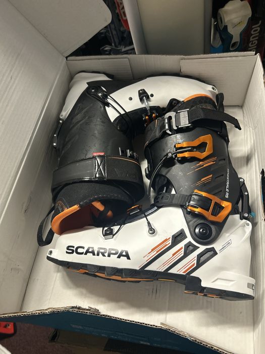 Clapari tura Scarpa Maestrale de vanzare