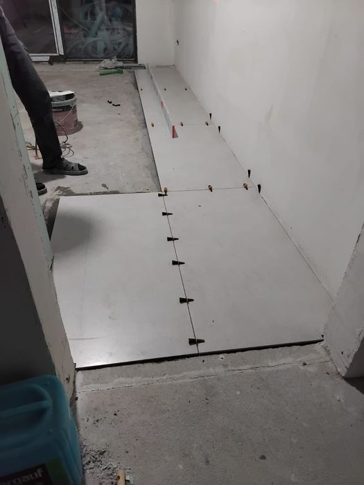 Бригада строителей дом фундамент.