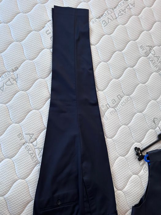 Мъжки костюм в отлично ново състояние