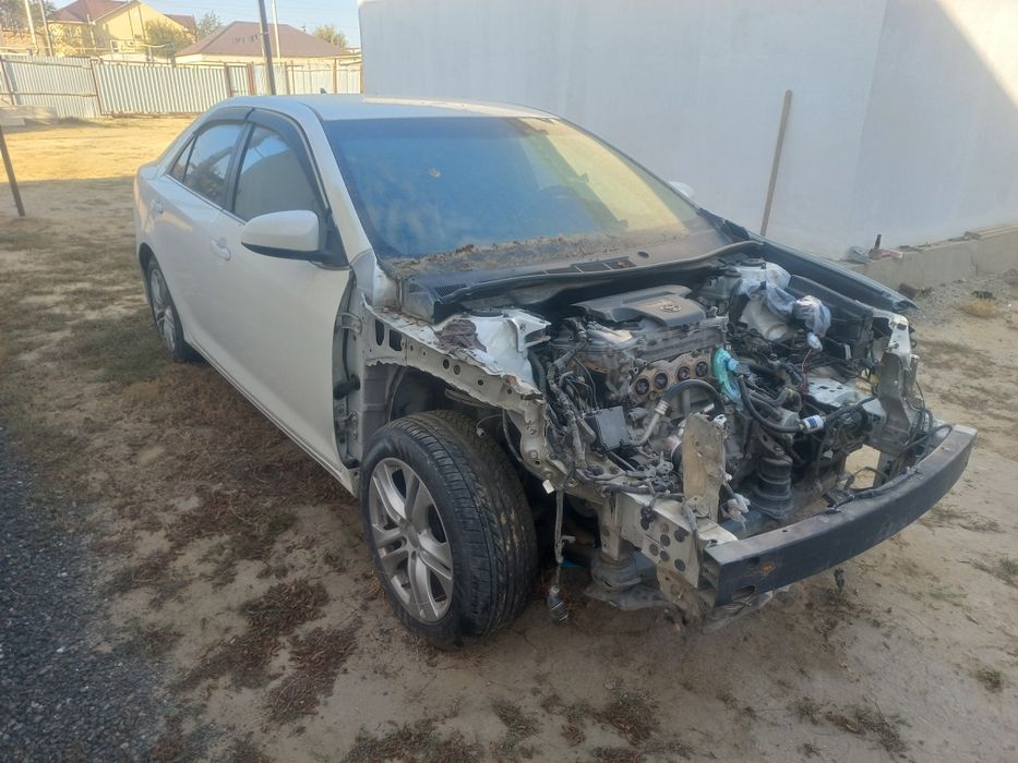 Тойота камри битый