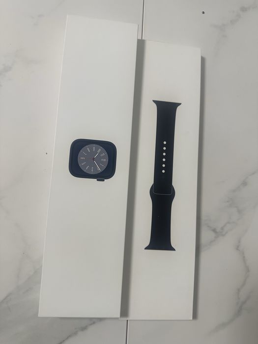Продам apple watch 8