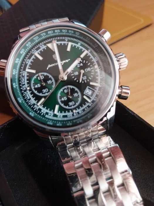 Ceas quartz cronograf extrem de precis