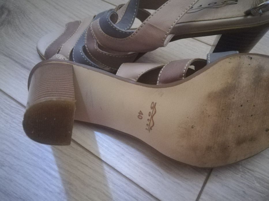 Продам обувь 39 размера