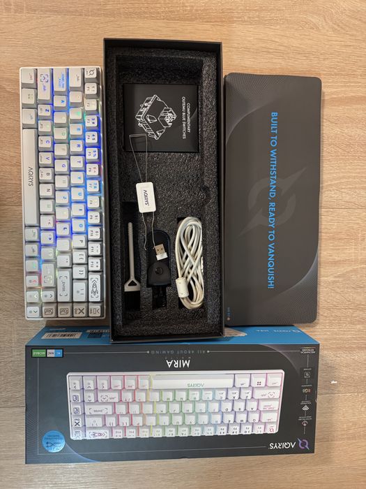 Vând tastatură mecanică AQIRYS MIRA!!