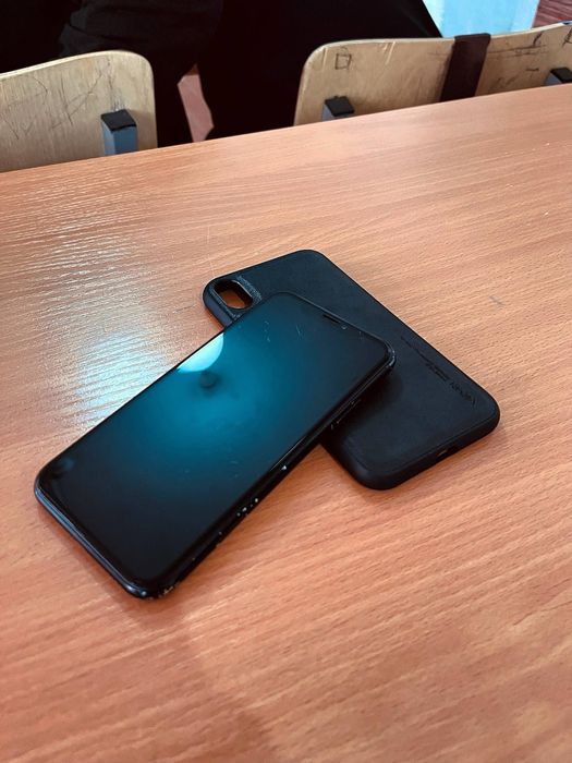 Продам iPhone XR