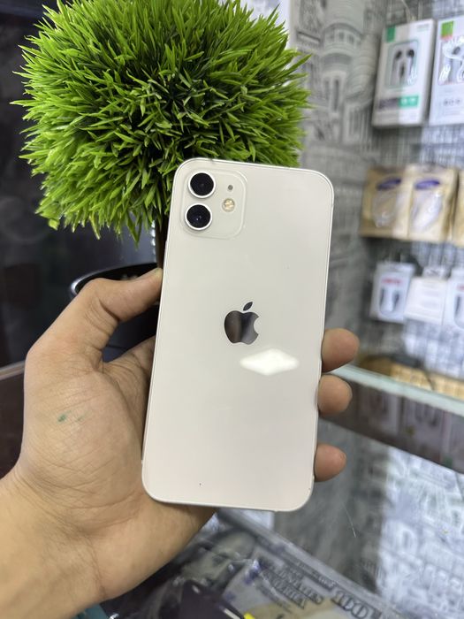 iphone 12          .