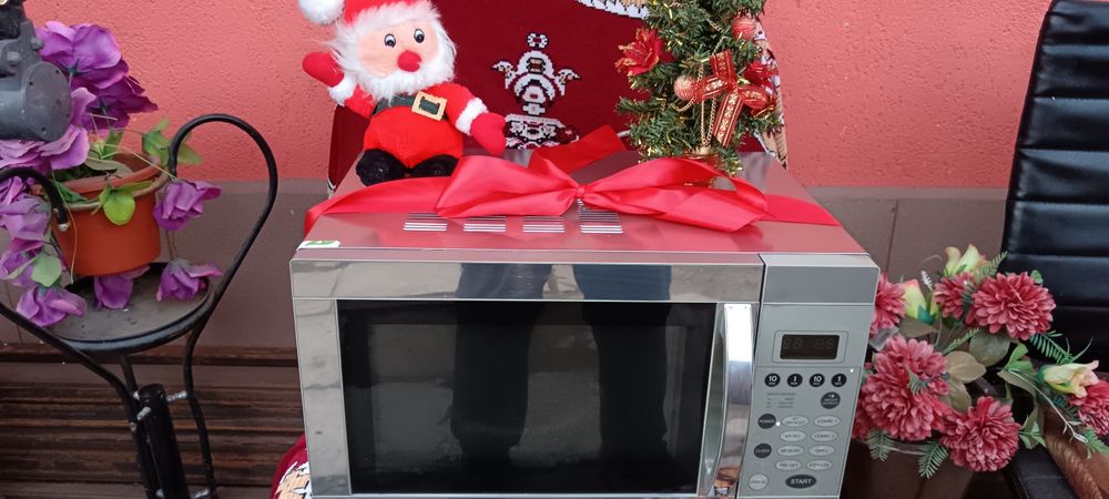 Cuptor cu microunde Digital inox  Italia Adevăratul cadou frumos .