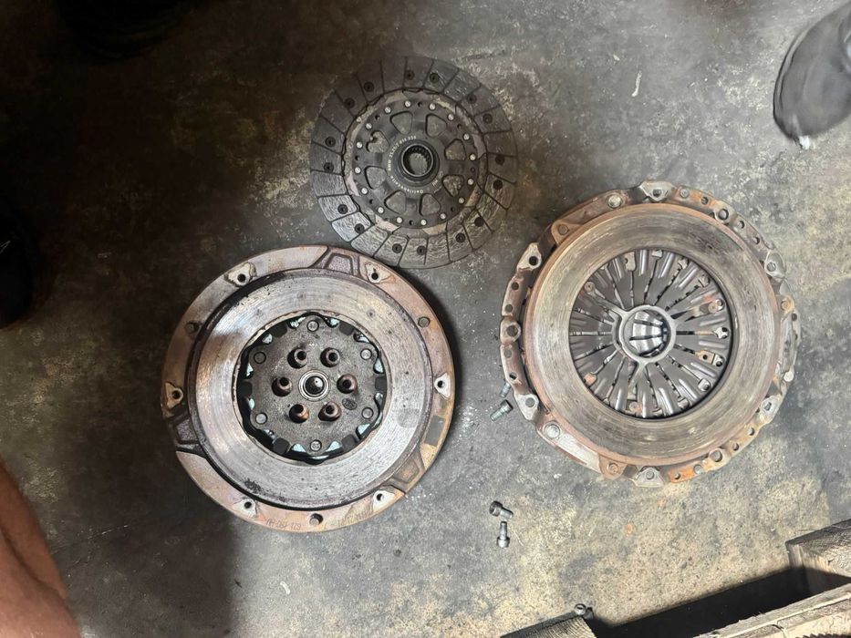 Kit ambreiaj BMW F20 F21 F30 116i 118i tip motor n13b16a cod 323080210