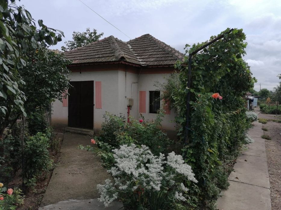 Casă de vânzare în Cerat, județul Dolj