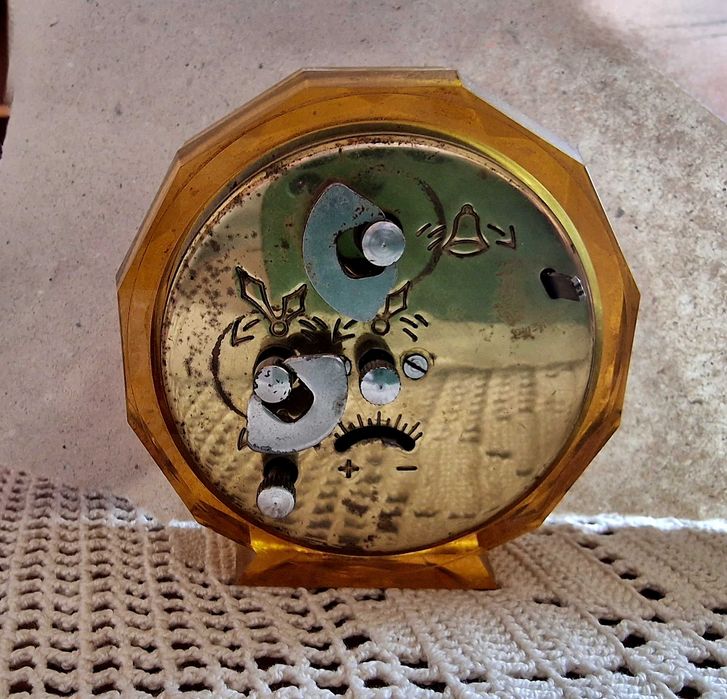Стар часовник MOM