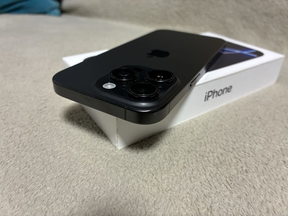 Vand schimb Iphone 16 PRO, cutie, garantie.