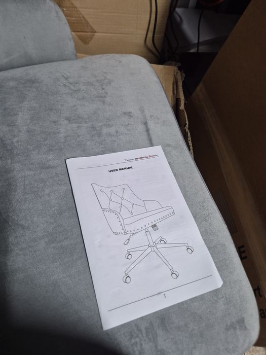 Уникален въртящ360гр. стол с регулируема височина,газов амортисьор