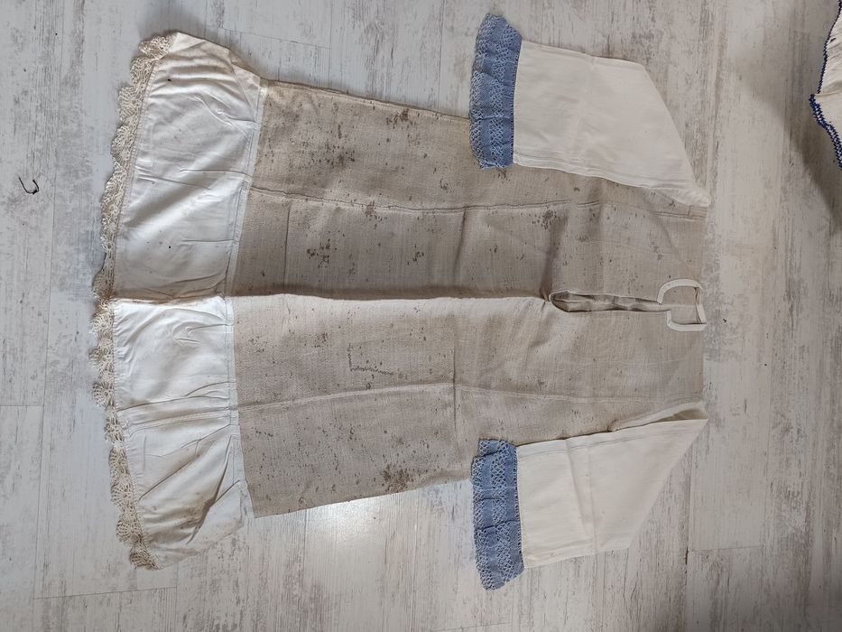 Продавам автентични носии и други неща от шопският край