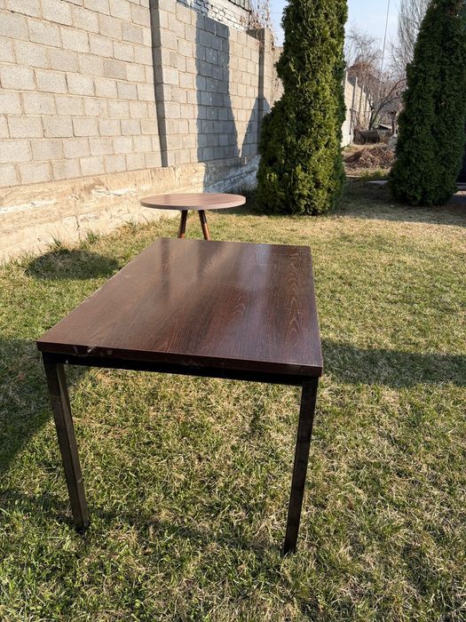 Столы и диваны мягкие