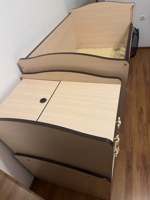 Детска кошара трансформираща в легло и шкафче Lorelli