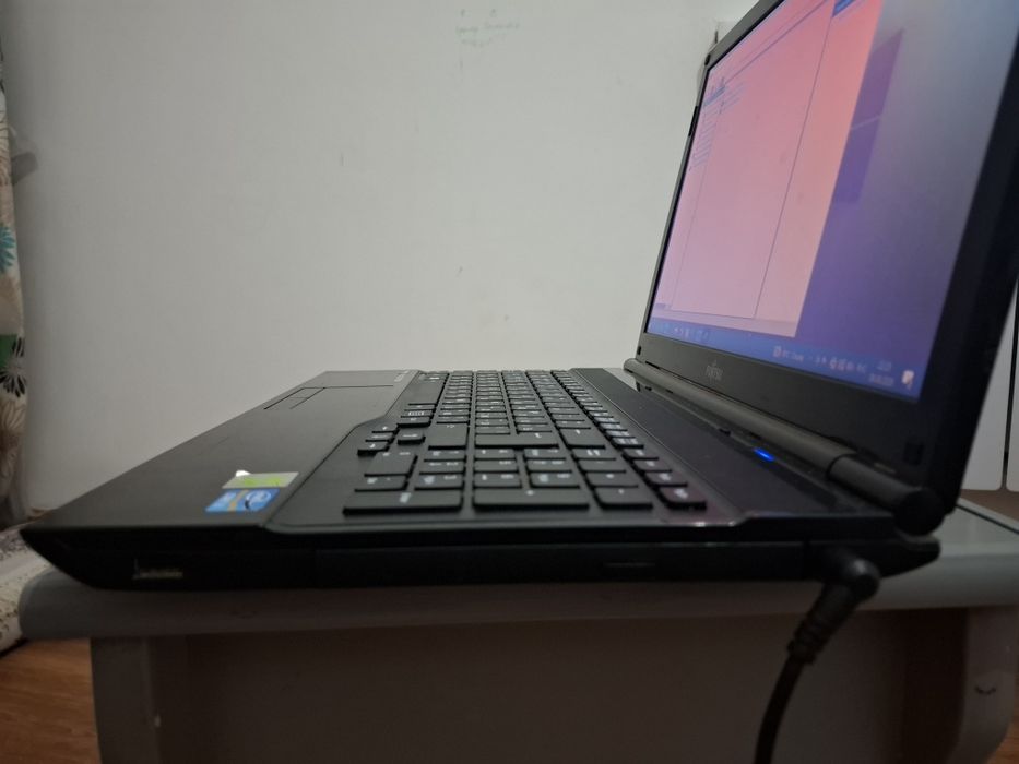 Ноутбук Fujitsu бу продам