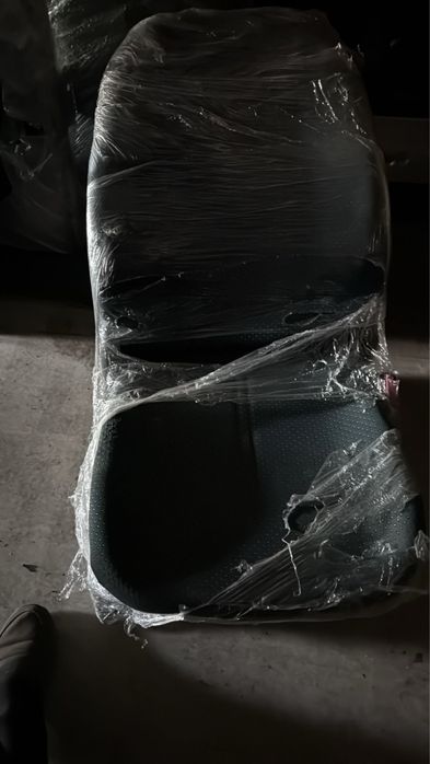 На Yaris хэтбек 2005- крылья двери