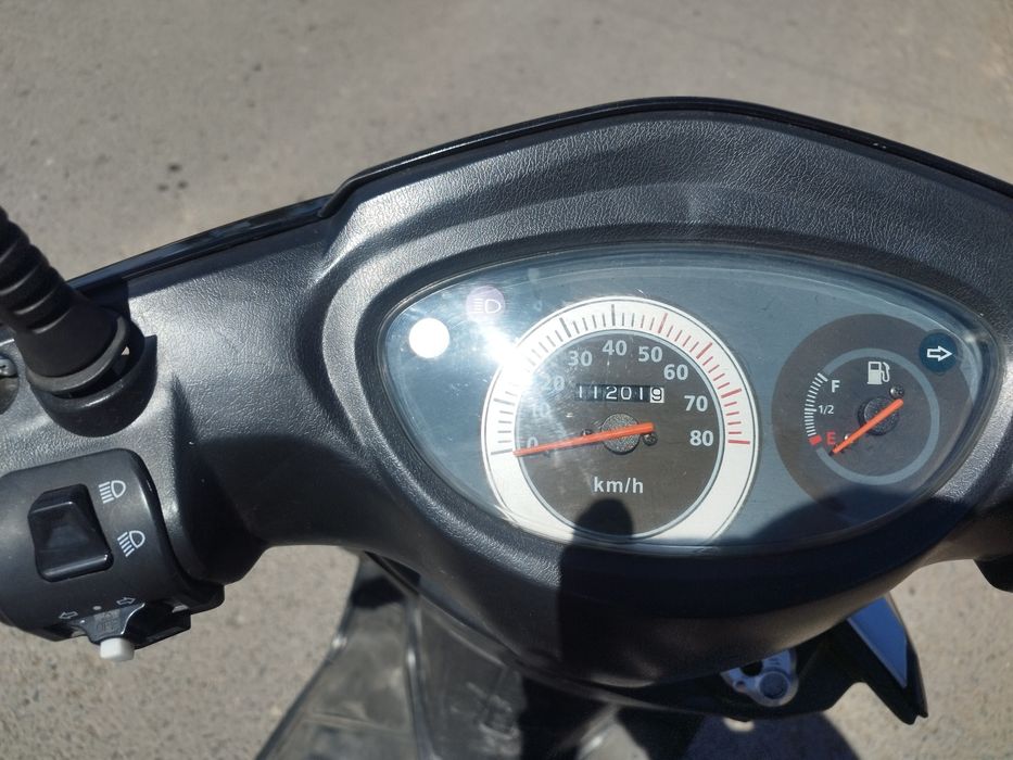 Скутер 125 кубов продам срочно