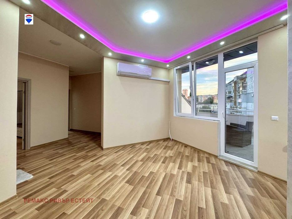 Продава се Четиристаен апартамент в Русе, Широк център - 148 кв.м за 1250 €/кв.м - Снимка #8