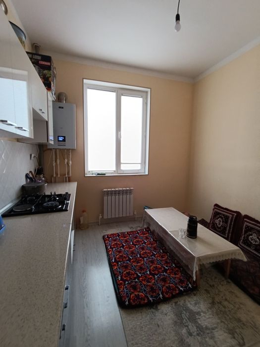 Uy sotiladi 2-etaj 3 xonali 9 etajka Chirchiq 2-mikrarayon