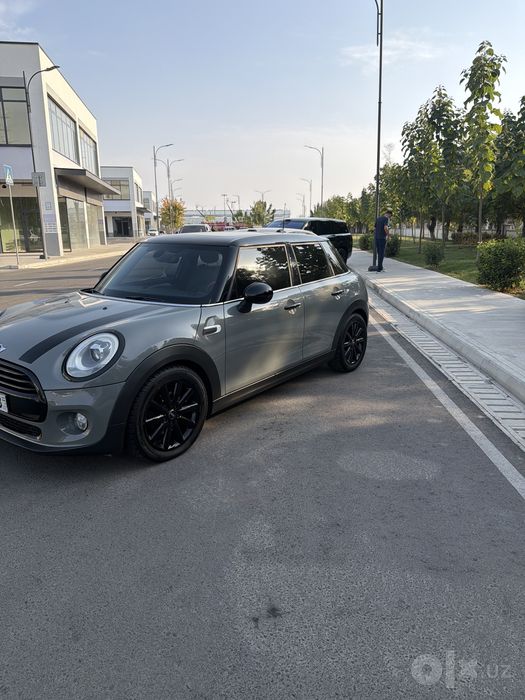 mini cooper sotiladi 4eshiklik uzbid 1 ta narxini kelishamiz tepasida